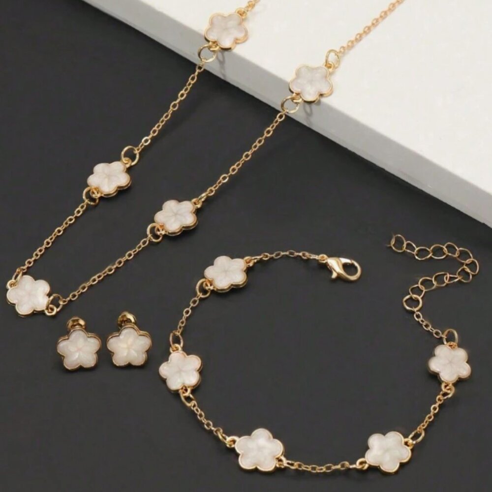 White Elegant Jewelry Set of Three Items